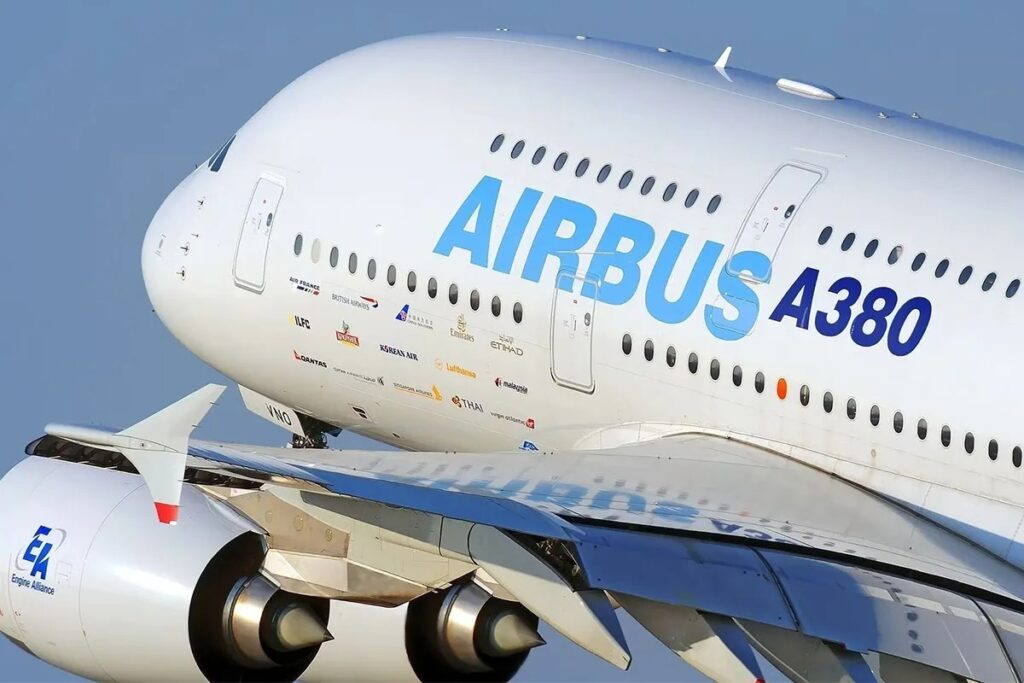 ایرباس A380 بزرگترین هواپیمای مسافربری جهان؛ با غول پرنده آشنا شوید!