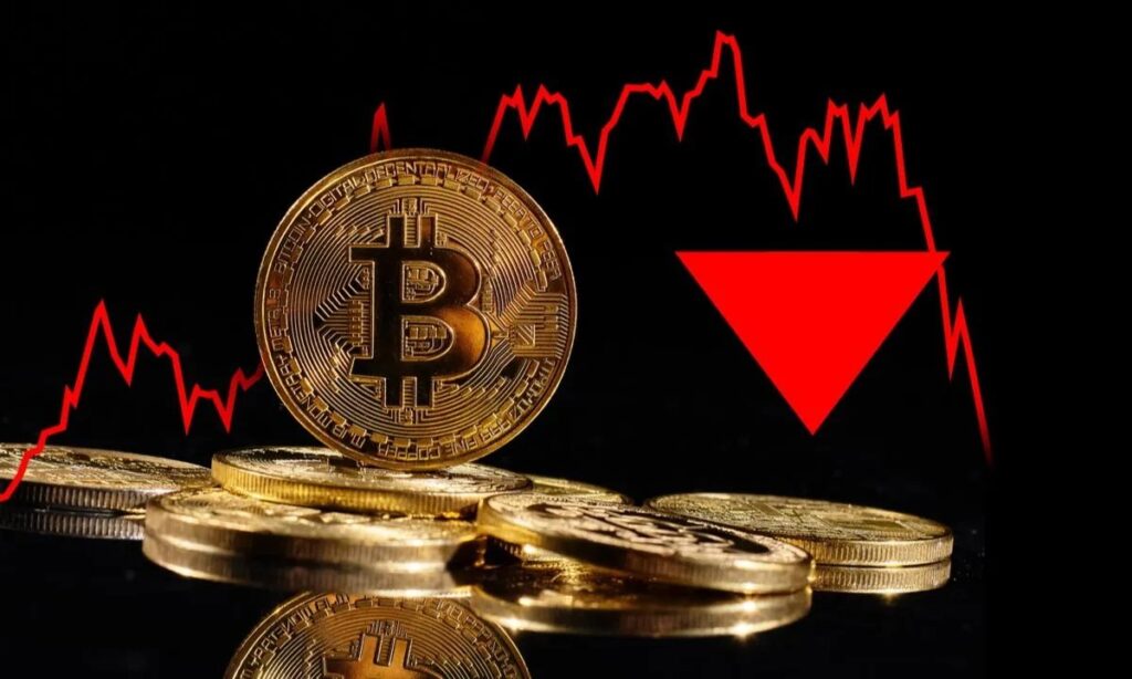 قیمت بیت‌کوین به زیر ۹۰ هزار دلار سقوط کرد